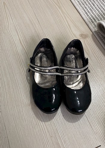 Kız Çocuk Siyah Yılan Desenli Tokalı Babet - Görsel 2