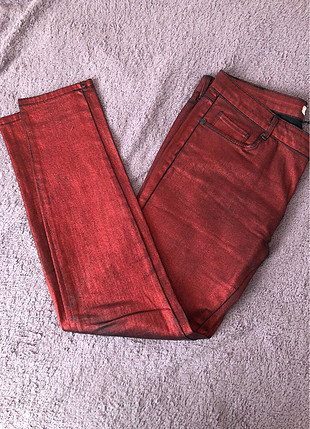 Parlak Kırmızı Pantolon