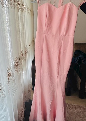 s Beden Zincir Detaylı Pembe Midi Abiye Elbise
