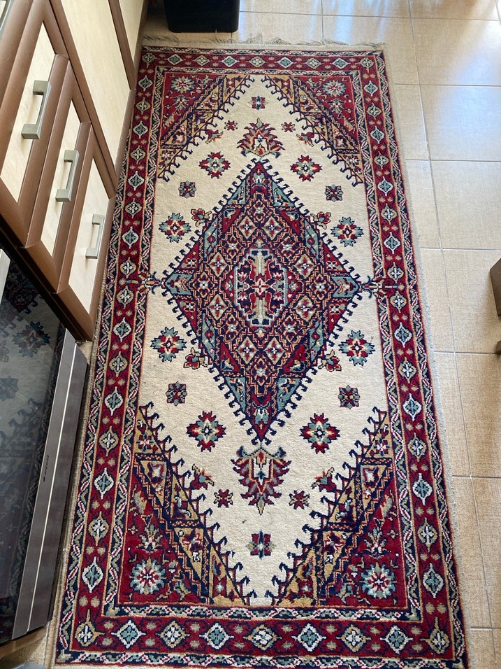 Çok Renkli Desenli Geleneksel Halı - Görsel 3