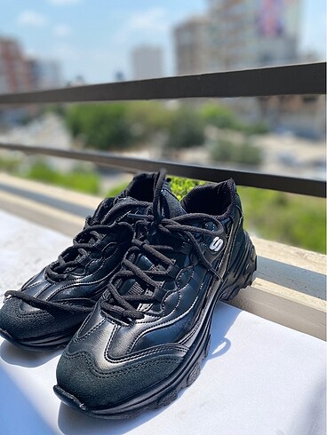 Skechers D?Lite Esintili Siyah Spor Ayakkabı | 38 Numara | Şık ve Rahat