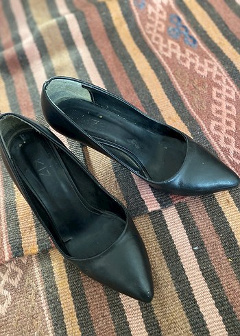 Kadın Siyah Stiletto Topuklu Kemerli Ayakkabı - Görsel 3