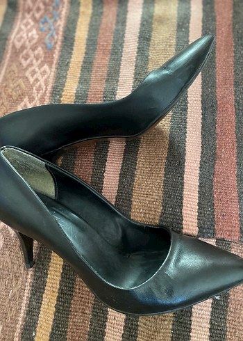 Kadın Siyah Stiletto Topuklu Kemerli Ayakkabı - Görsel 2