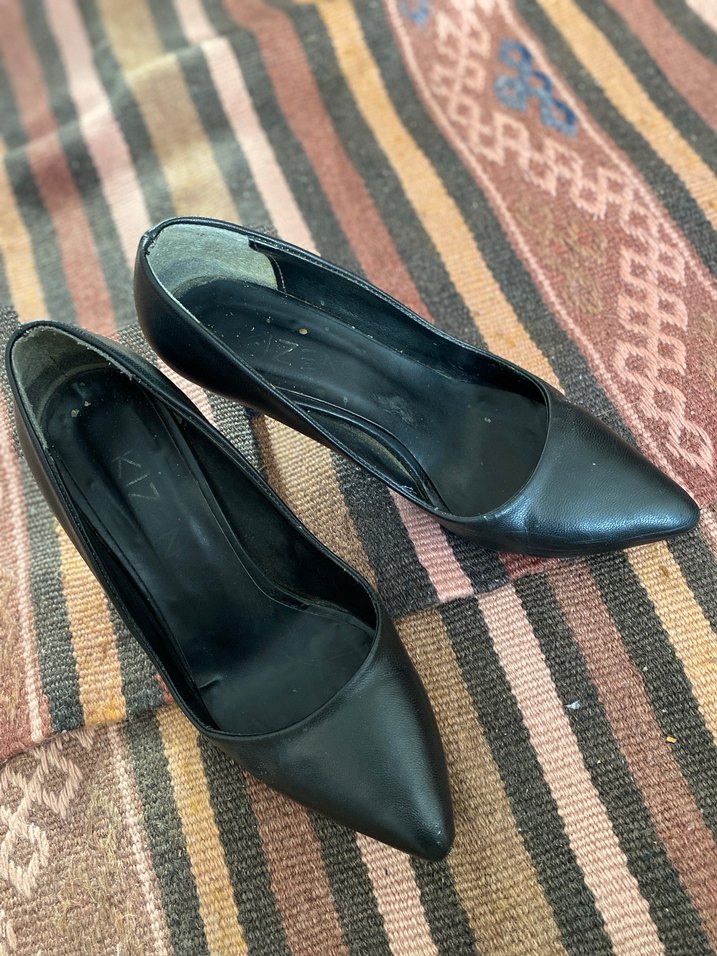 Kadın Siyah Stiletto Topuklu Kemerli Ayakkabı - Görsel 3