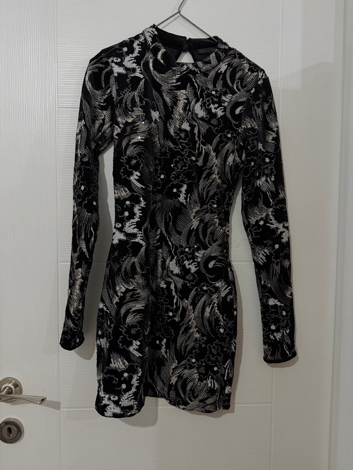 Uzun Kollu Gri Dantelli Desenli Elbise - Görsel 2