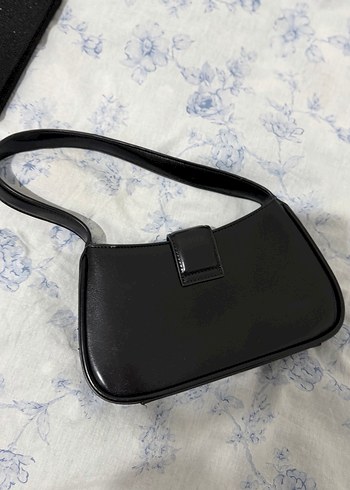 Klasik Siyah Deri Tokalı Kadın Çanta - Görsel 2