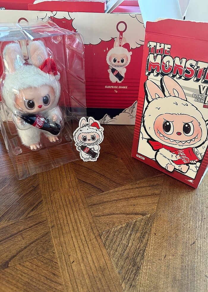 Coca cola labubu - Görsel 2