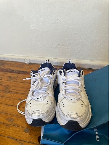 Nike air monarch