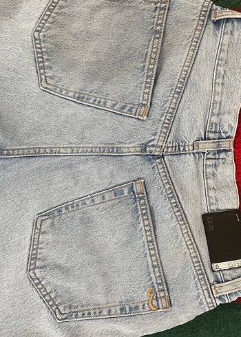 Düğmeli Nakışlı Mavi Denim Kadın Jean - Görsel 2