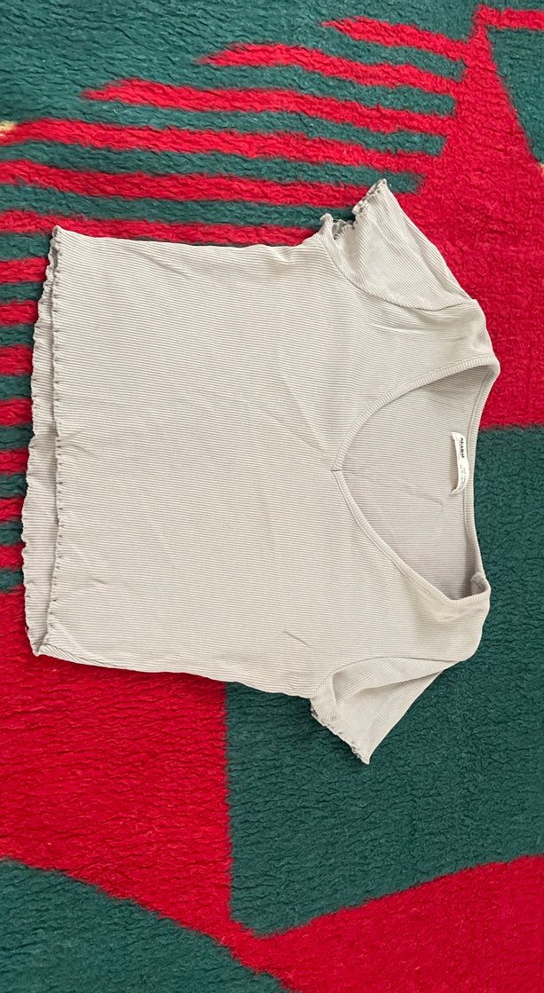 V Yaka Kısa Kollu Gri Kadın Tişört - Görsel 3