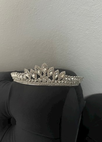 Beden Parlak Beyaz Taşlı Gelin Tacı