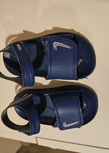 22 Beden Erkek Çocuk Lacivert Tokalı Sandalet