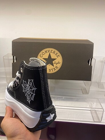 36 Beden siyah Renk Converse run star