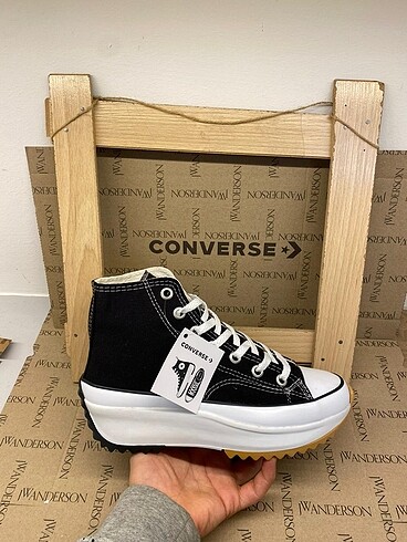 37 Beden siyah Renk Converse run star