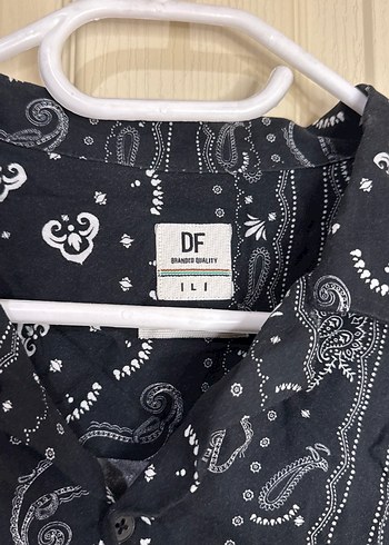 Düğmeli Siyah Desenli Erkek Gömlek - Görsel 2