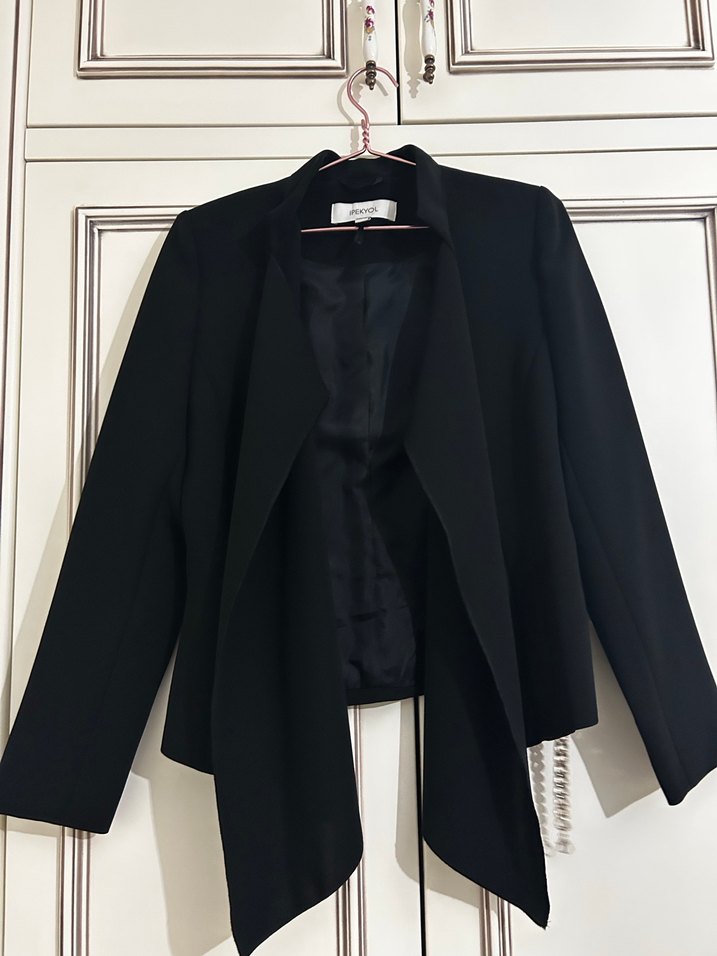 Zincir Detaylı Siyah Kadın Blazer - Görsel 2