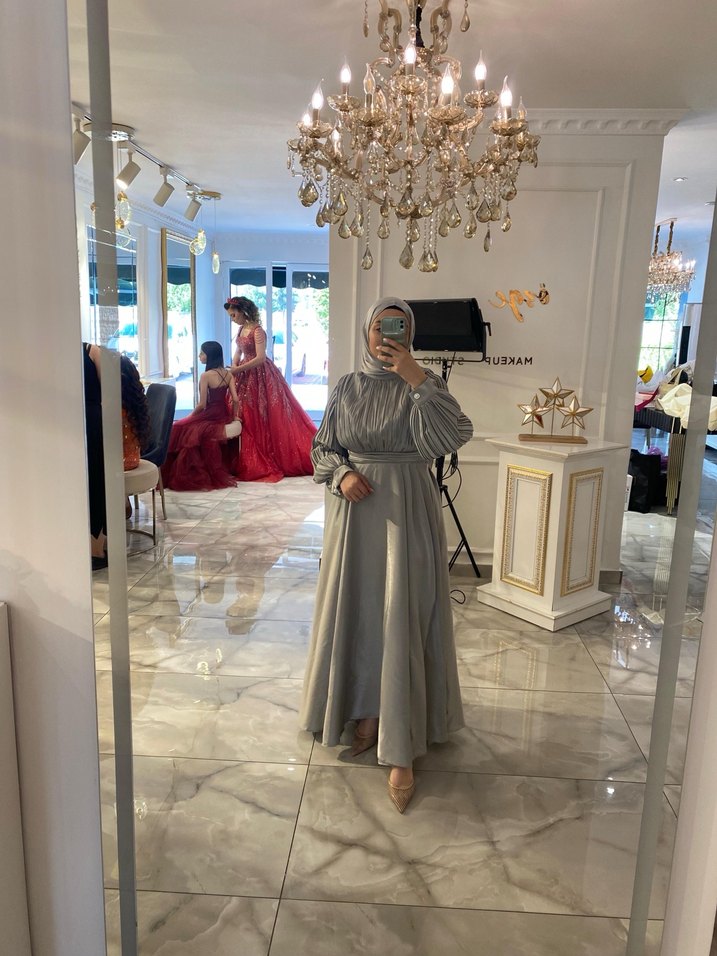 Gri parlak Elbise - Görsel 2