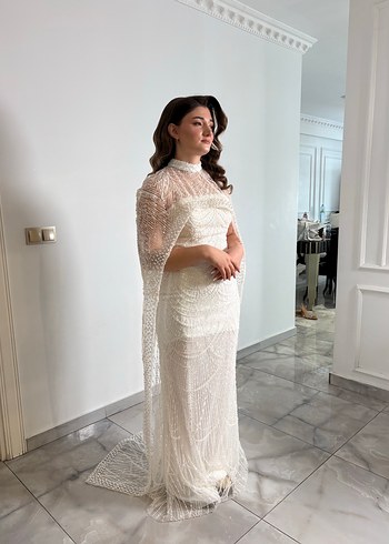 Boncuk İşlemeli Uzun Beyaz Straplez Gelinlik - Görsel 3