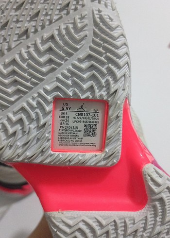 Renkli Pembe Desenli Basketbol Ayakkabısı - Görsel 5