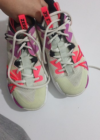 Renkli Pembe Desenli Basketbol Ayakkabısı - Görsel 9