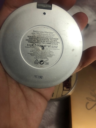 The Balm The Balm Betty Lou Manizer bronzlaştırıcı pudra