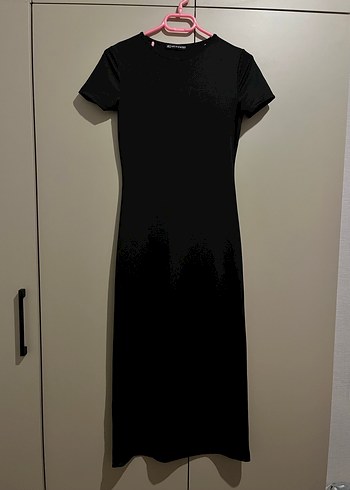 Siyah Kısa Kollu Uzun Midi Elbise - Görsel 2