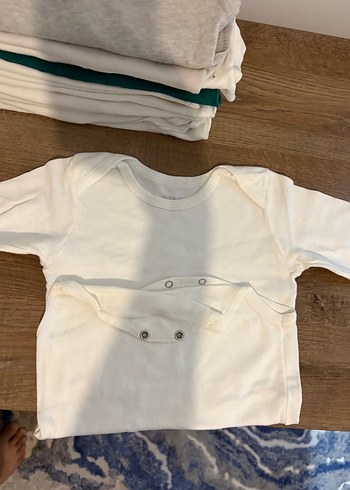 Beyaz Çocuk Atlet - Görsel 2