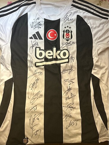 beşiktaş forması ıslak imza