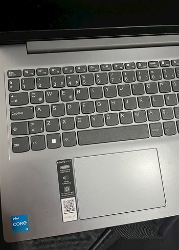 Gri Lenovo Dizüstü Bilgisayar - Görsel 5