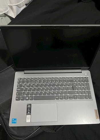 Gri Lenovo Dizüstü Bilgisayar - Görsel 4