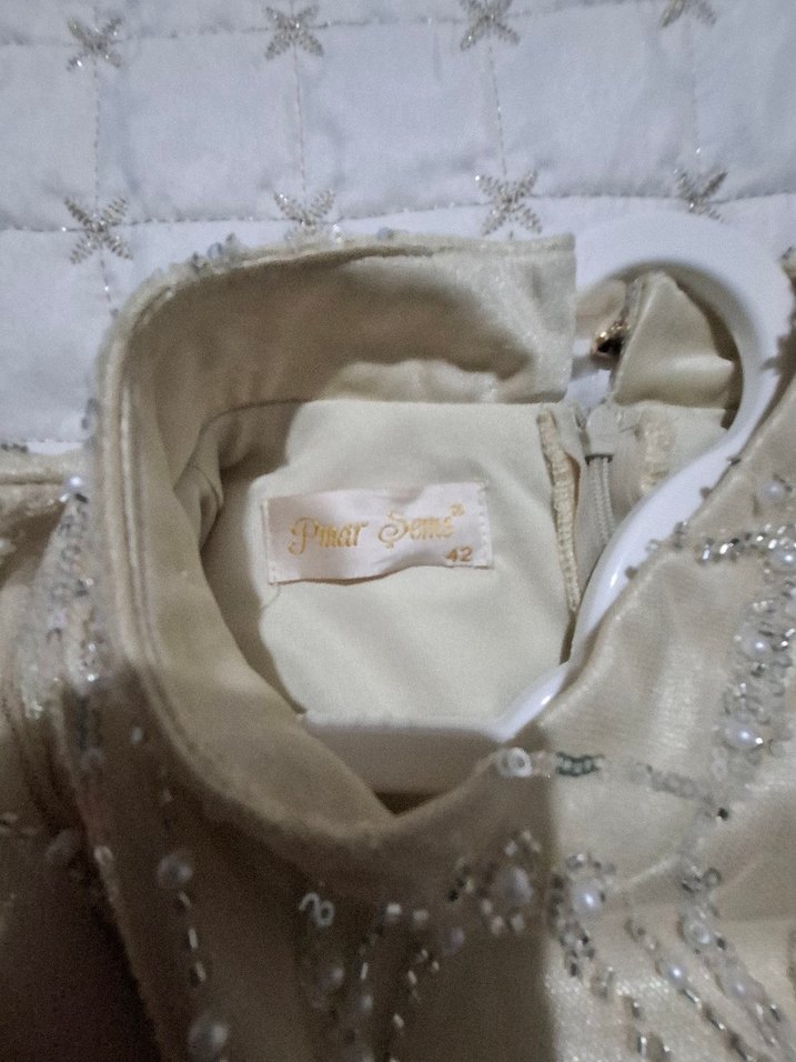 Bej Nakışlı Uzun Kollu Vintage Nişan Elbisesi - Görsel 4