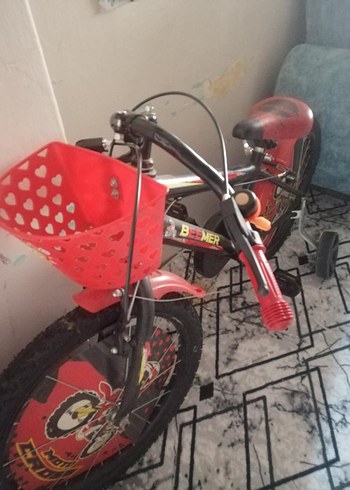 Kalpli Sepetli Kırmızı Üç Tekerlekli Bisiklet