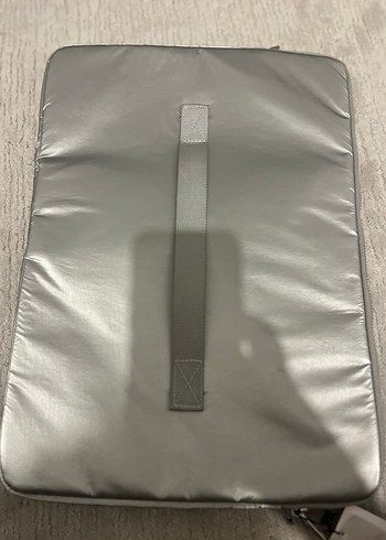 Beden Beyaz Gri Minimalist Kadın Laptop Çantası