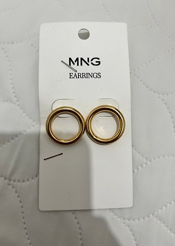 MNG Altın Renk Minimalist Küpe
