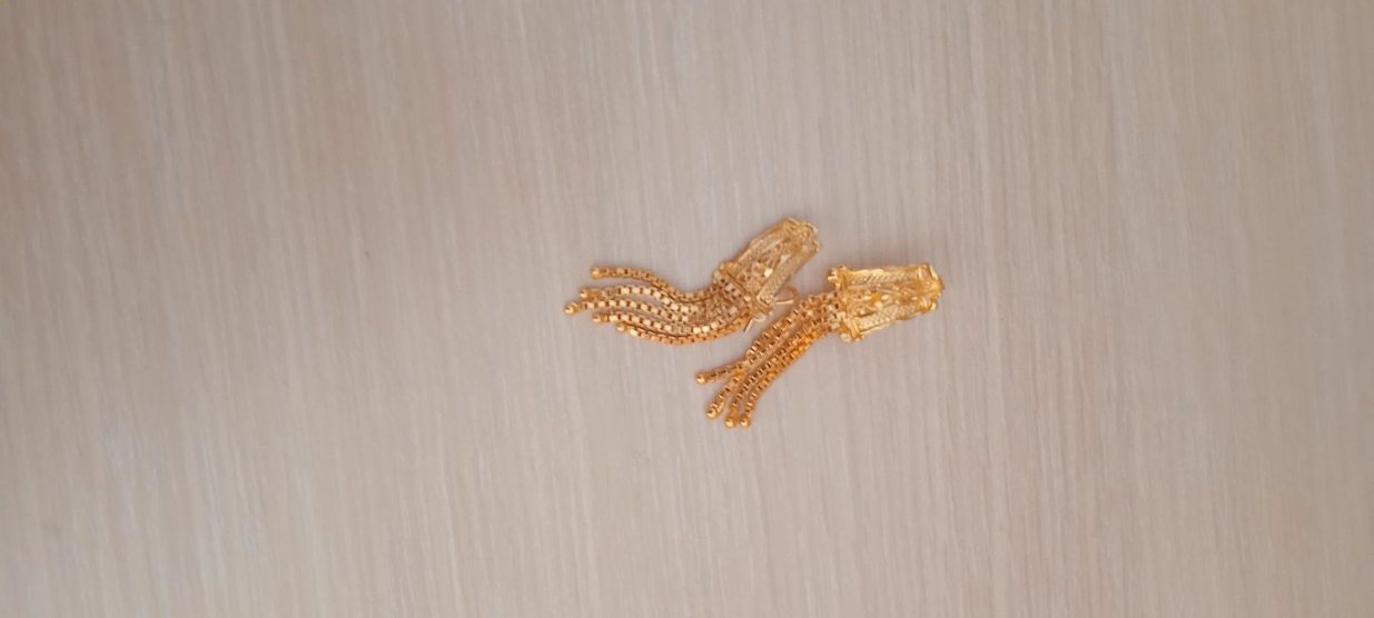 Altın Renk Püsküllü Kadın küpesi - Görsel 3