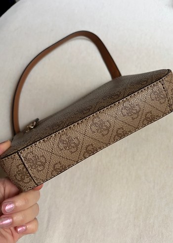 Guess Zincir Detaylı Bej Kadın Çanta - Görsel 3