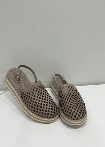 Şık ve Rahat Modern Tasarım Sandalet