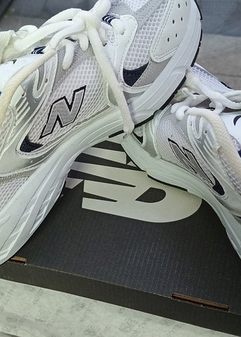 New Balance Beyaz Gri Spor Ayakkabı