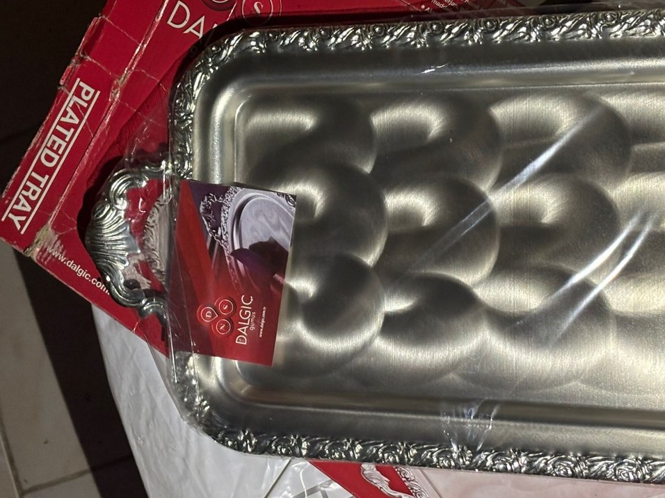 Kırmızı Parlak Metal Tepsi - Görsel 2