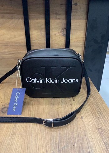 Calvin Klein Siyah Kadın Çapraz Çanta