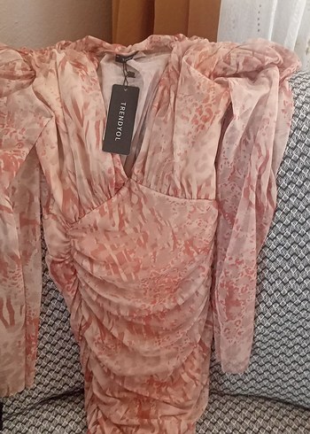 Pembe Desenli Drapeli Elbise
