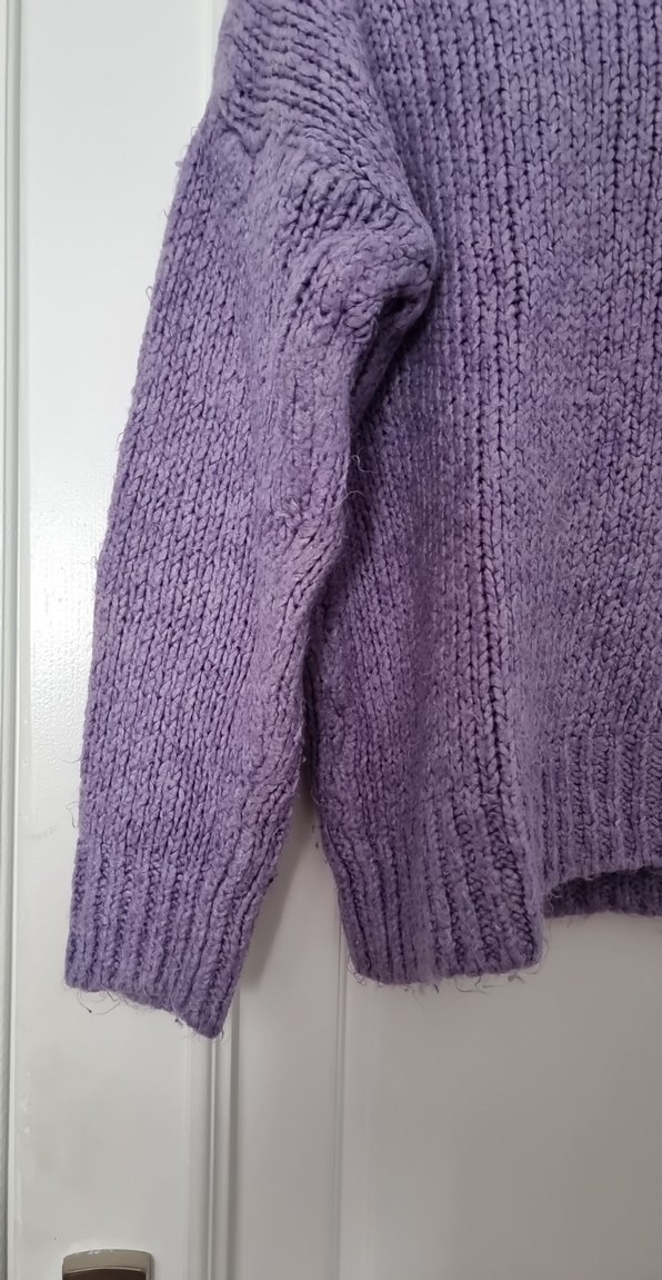 Mor V Yakalı Örgü Kazak - Görsel 4