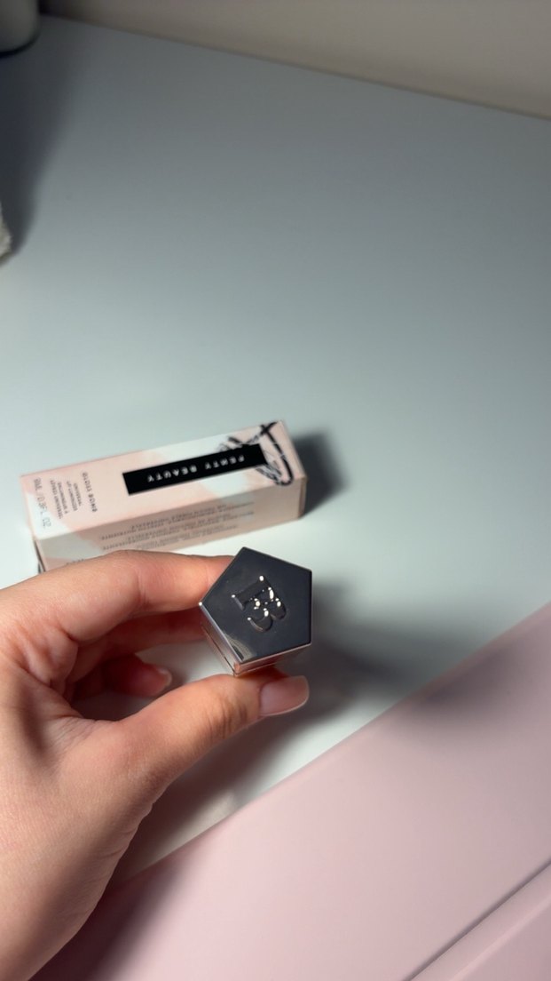 Fenty Beauty Gloss Bomb Lip Gloss 01 - Görsel 2