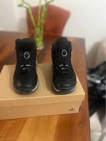 29 Beden Adidas Terrex Mid Gore-tex erkek çocuk bot