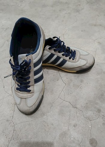 Gri Beyaz Bağcıklı adidas Spor Ayakkabı 39 no