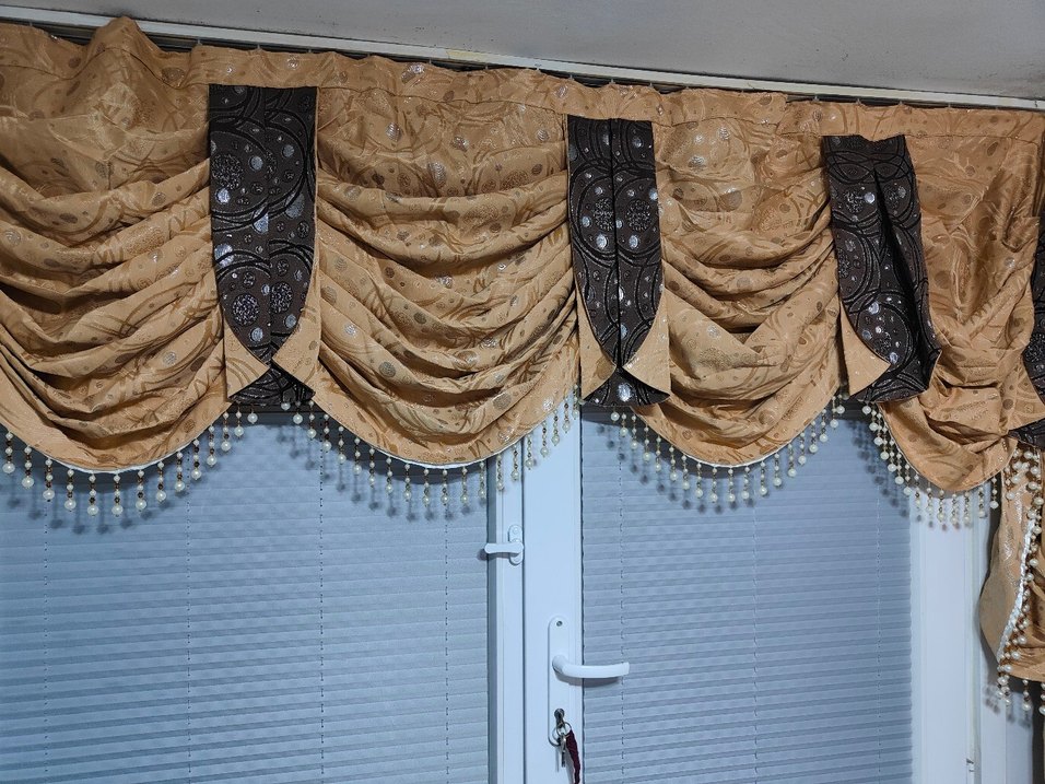 Nakışlı Bej Parlak Fon Perde - Görsel 2