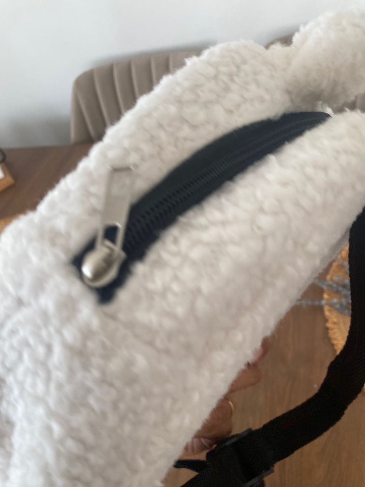 Beyaz Peluş Bebek Çantası - Görsel 4