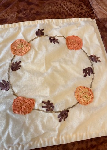 Kahverengi İşlemeli Yatak Örtüsü - Görsel 7