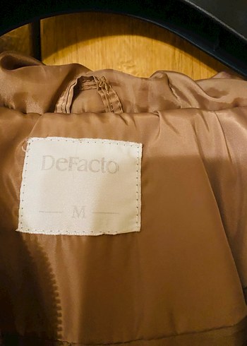 Bej Kemerli Kadın mont M - Görsel 4