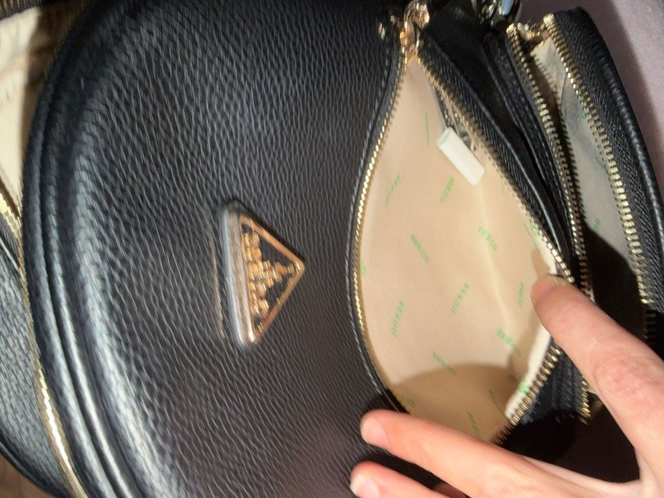 Siyah Parlak Deri Kadın Sırt Çantası - Görsel 2